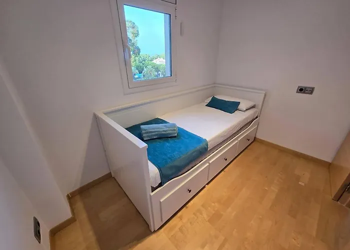 Aquamarina Apt | Seaviews | 1' Beach | Family